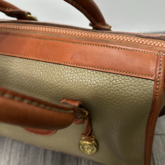 Vintage Dooney & Bourke tan leather doctor bag - Picture 3 of 10